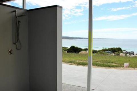 BEACHHOUSE BINALONG Luxury Waterfront Holiday House At Bay Of Fires - Accommodation Resorts 0