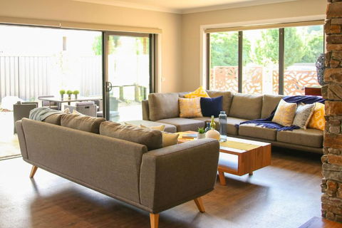 Amaroo - Accommodation Resorts 5