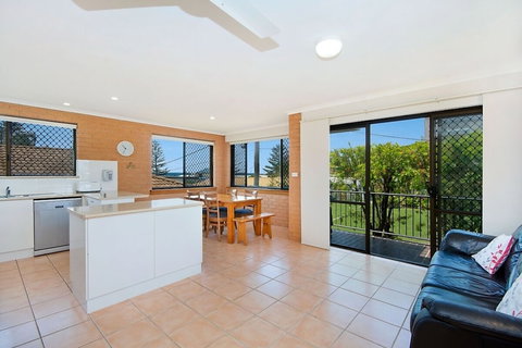 Elsewhere 3 - Accommodation Resorts 4