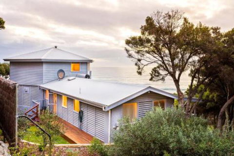 Yallingups Best Located Beach House - Accommodation Resorts 6