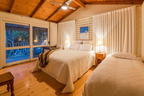 Yallingups Best Located Beach House - Accommodation Resorts 3