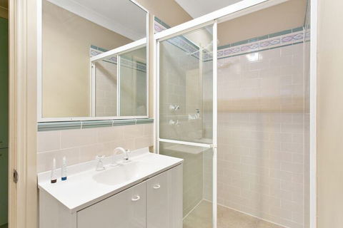 Ajax Avenue 6 - Accommodation Resorts 7