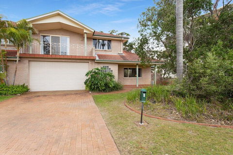 Ajax Avenue 6 - Accommodation Resorts 2