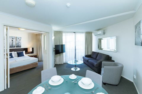 Airtrip Apartment On Edmonstone St - Accommodation Resorts 3
