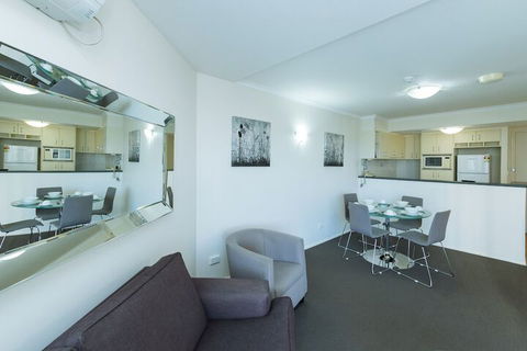 Airtrip Apartment On Edmonstone St - Accommodation Resorts 6