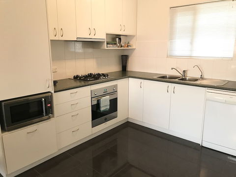 Adelaide Dresscircle Apartments - Archer Street - Accommodation Resorts 6
