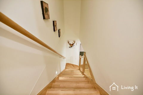 Tomkins Townhouse - Accommodation Resorts 1