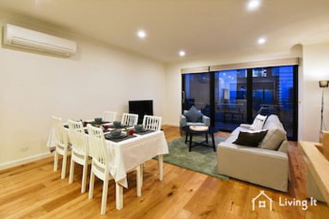 Tomkins Townhouse - Accommodation Resorts 0