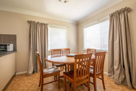 Autumn St. Trendy East Orange Near CBD - Accommodation Resorts 7