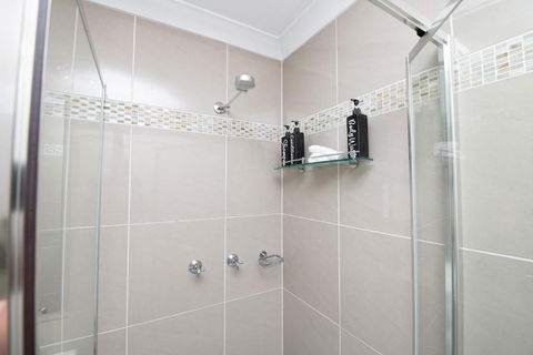 Autumn St. Trendy East Orange Near CBD - Accommodation Resorts 4