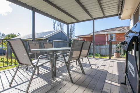 Autumn St. Trendy East Orange Near CBD - Accommodation Resorts 5