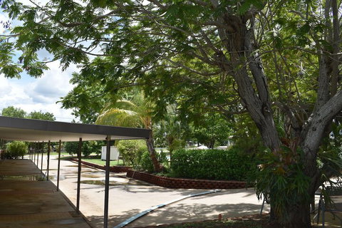 Hillview Motel - Accommodation Resorts 6