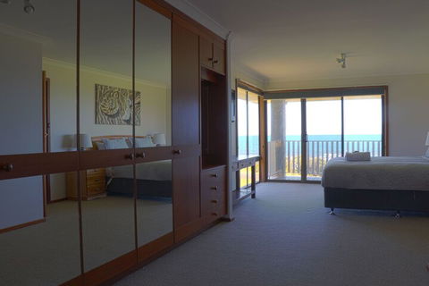 Augusta Beachfront Accommodation - Accommodation Resorts 6