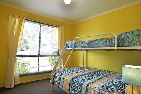Alwyns By THE SEA PET Friendly - Accommodation Resorts 6