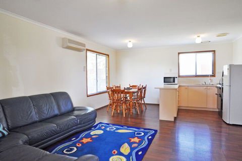 Alwyns By THE SEA PET Friendly - Accommodation Resorts 7
