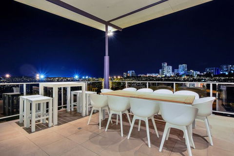 Darwin City Lights Jacuzzi - Accommodation Resorts 3