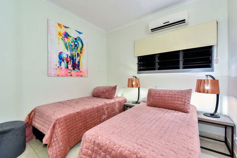 Darwin City Lights Jacuzzi - Accommodation Resorts 2