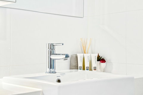 Modern Apartment Next To Largest Shopping Centre - Accommodation Resorts 0