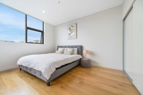 Modern Apartment Next To Largest Shopping Centre - Accommodation Resorts 1