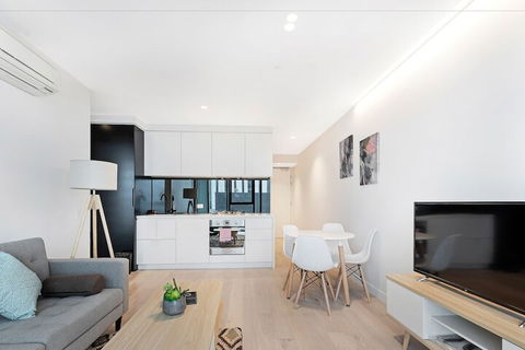 IFSuites (IFSTAYS) Light House Apartment - Accommodation Resorts 7