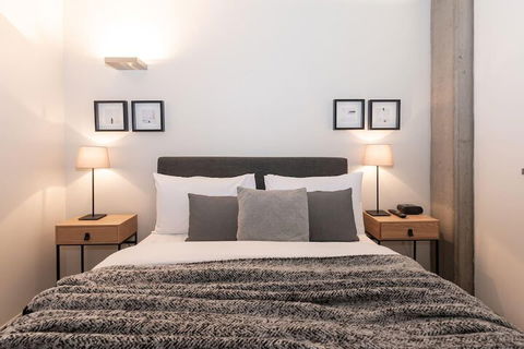 Luxury East Melbourne Apartment - Accommodation Resorts 3