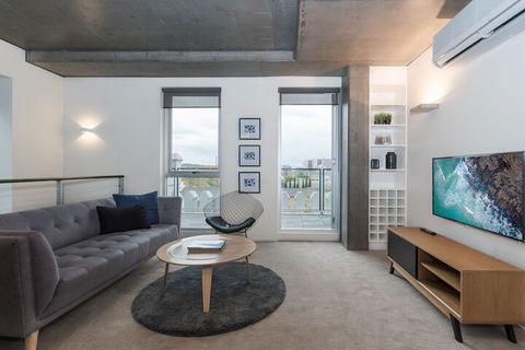 Luxury East Melbourne Apartment - Accommodation Resorts 7