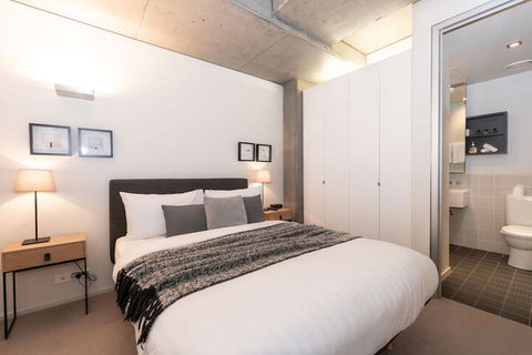 Luxury East Melbourne Apartment - Accommodation Resorts 6