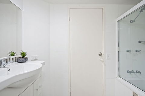 Diamond Beach Resort 2BR Bath - Accommodation Resorts 3