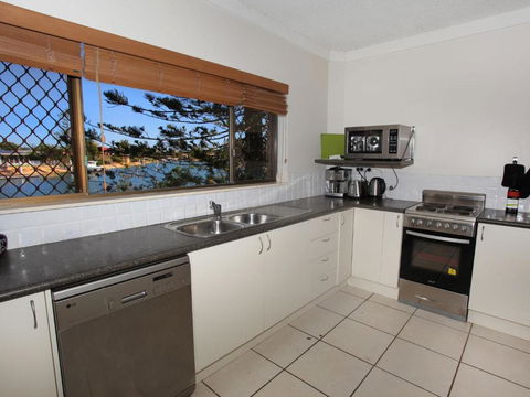 Anjuna 2 2 BDRM Budget Stay On Canal - Accommodation Resorts 2