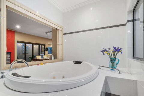 About Time Retreats Studio Seven - Accommodation Resorts 2