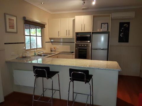 About Time Retreats Studio Three - Accommodation Resorts 2