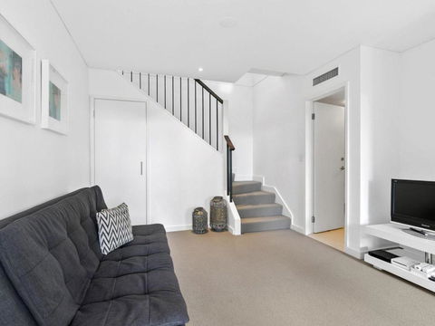 LORNE CHALET APARTMENT 11 Odyssea - Accommodation Resorts 1
