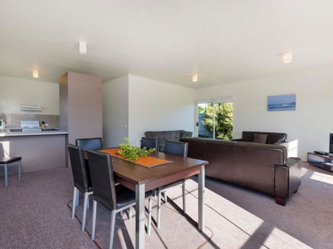 Julieanne South Beach Home Made For Families - Accommodation Resorts 6