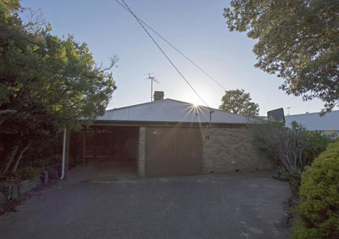 LOCKINGTON - Accommodation Resorts 2