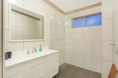 Apollo Unit 7 - Accommodation Resorts 2