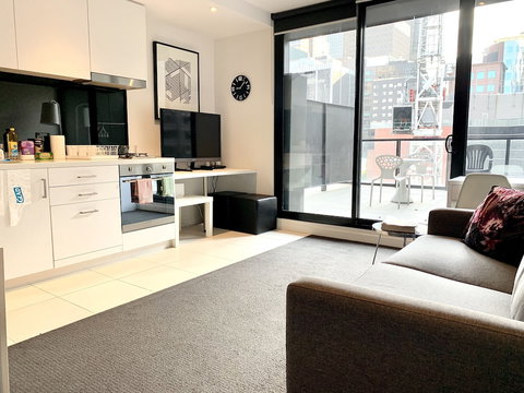 ReadySet Apartments On Little Collins - Accommodation Resorts 3