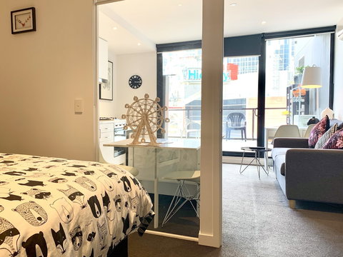 ReadySet Apartments On Little Collins - Accommodation Resorts 2