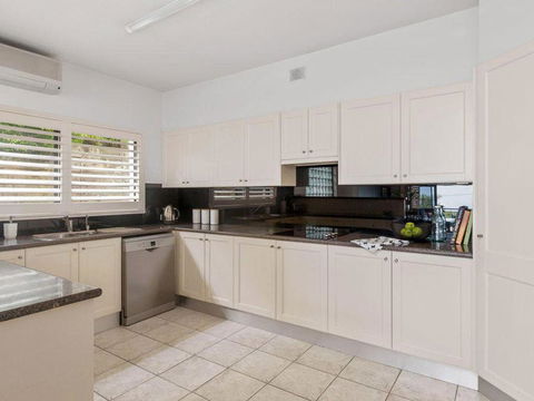 La CimaatNelson Bay - Accommodation Resorts 6