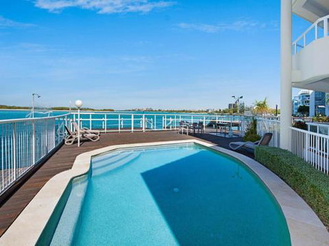 Unit 3 Pumicestone Quays Absolute Waterfront! - Accommodation Resorts 5