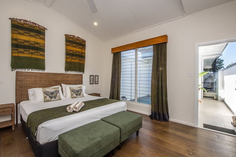 Reflections Villa 1 - Accommodation Resorts 6