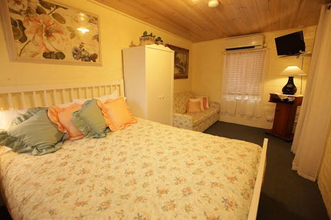 Carter Cottages - Accommodation Resorts 5