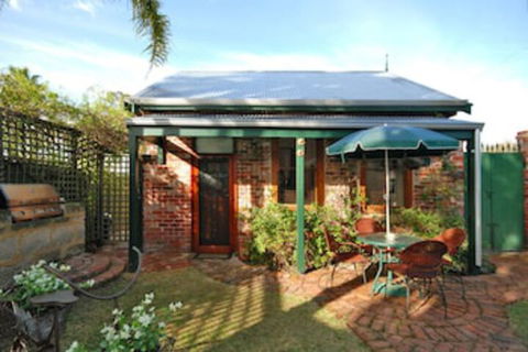 Above Bored Bed & Breakfast - Accommodation Resorts 0