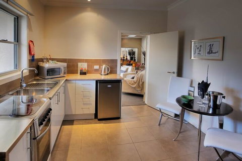 53 On Victoria - Accommodation Resorts 1