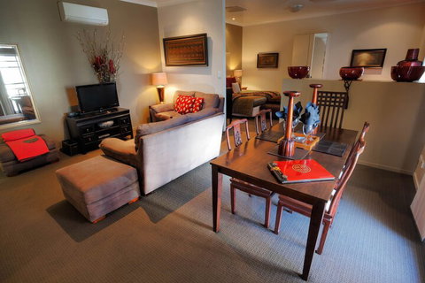 53 On Victoria - Accommodation Resorts 2