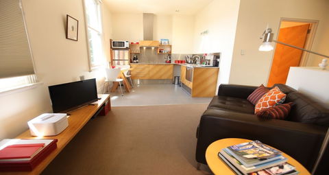 Twofourtwo Boutique Apartments - Accommodation Resorts 4