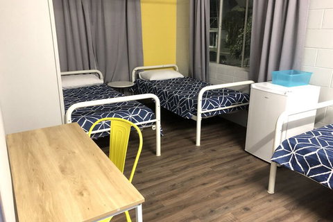 Reef Backpackers - Accommodation Resorts 7