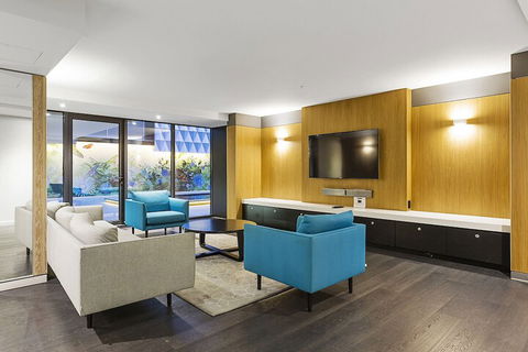 LAURENT Views Of MCG & Yarra River + Fed Square - Accommodation Resorts 6
