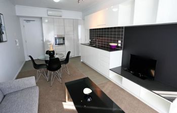 Under The Townsville Sun (694I) - Accommodation Resorts 4