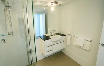 Under The Townsville Sun (694I) - Accommodation Resorts 6