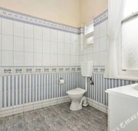 Rose Garden Spacious Family Home Near CBD - Accommodation Resorts